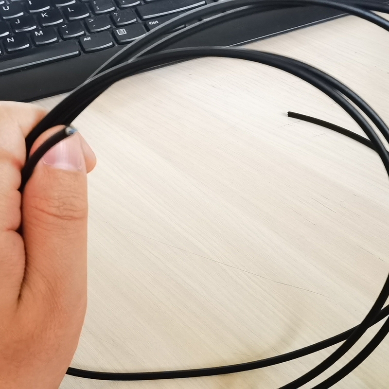 Mexique / Amérique du Nord 3,0 mm TPU 800N YOFC Fibre optique GJYFJU-1B6b3 Matériau de veste en fil d'aramide pour intérieur et extérieur