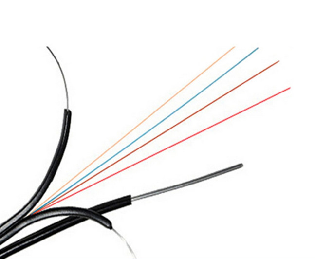 Cable de décharge FTTH auto-supportant en forme d'arc à 4 cœurs pour la communication téléphonique