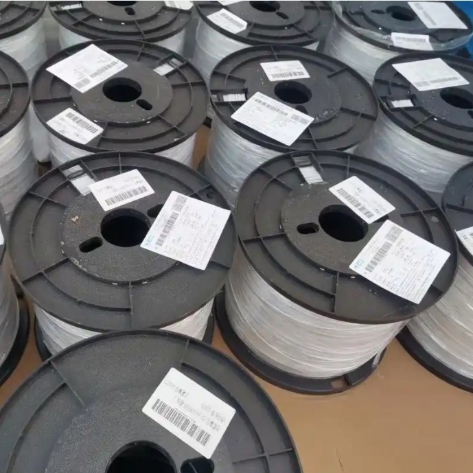 Cable FTTH mono-mode intérieur résistant aux intempéries 1-12 noyau pour une connexion transparente