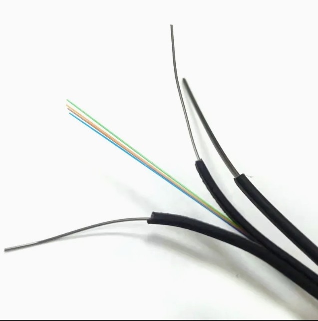Cable de décharge FTTH auto-supportant en forme d'arc à 4 cœurs pour la communication téléphonique