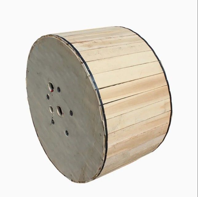 Cable à fibre optique enterré directement pour applications d'enterrement direct -20 à 70°C Structure SZ Tuyau lâche en filets