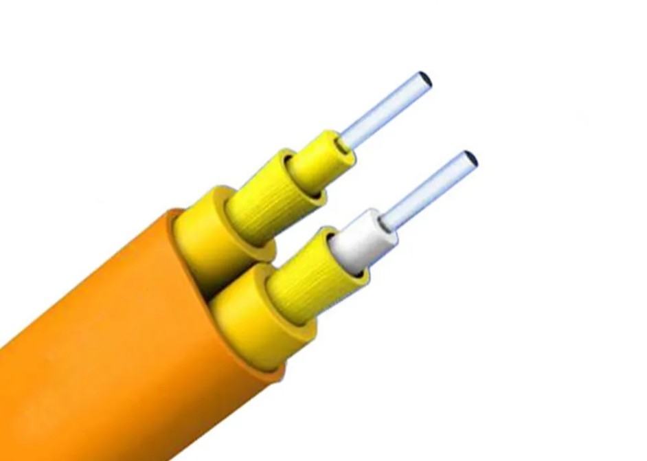 Cable optique en fibre optique à l'intérieur à mode unique/multi-mode avec membre de résistance en fil d'aramide et matériau de gaine interne en PVC/LSZH