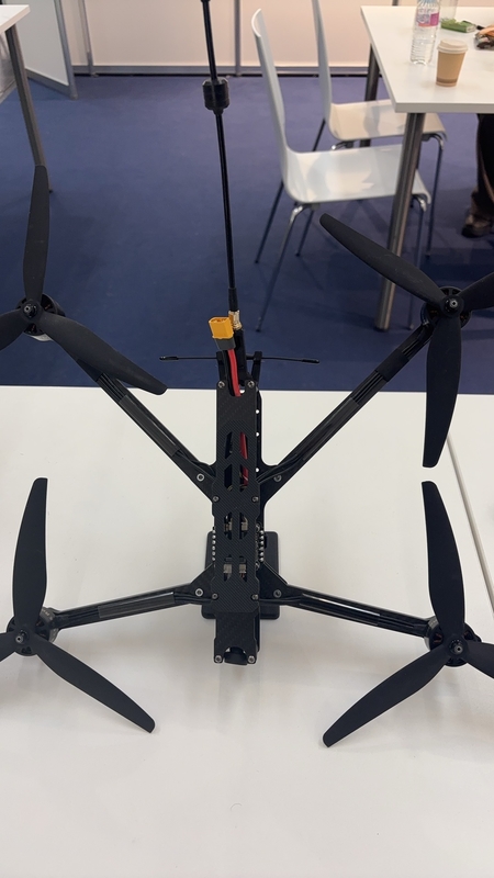 Drone FPV 17 pouces Longue portée Haute puissance Drone de course FPV Capacité de charge de 12 KG