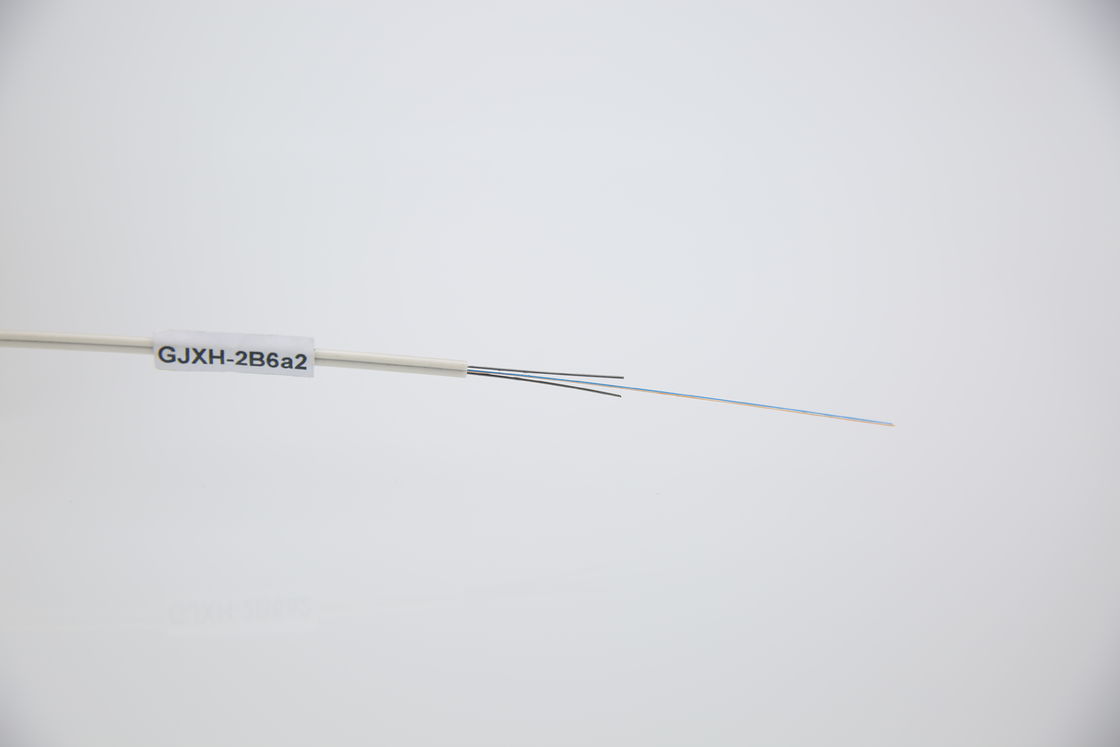 Câble optique papillon renforcé métal avec gaine extérieure LSZH et fibre résistante à la courbure pour le câblage du système FTTX